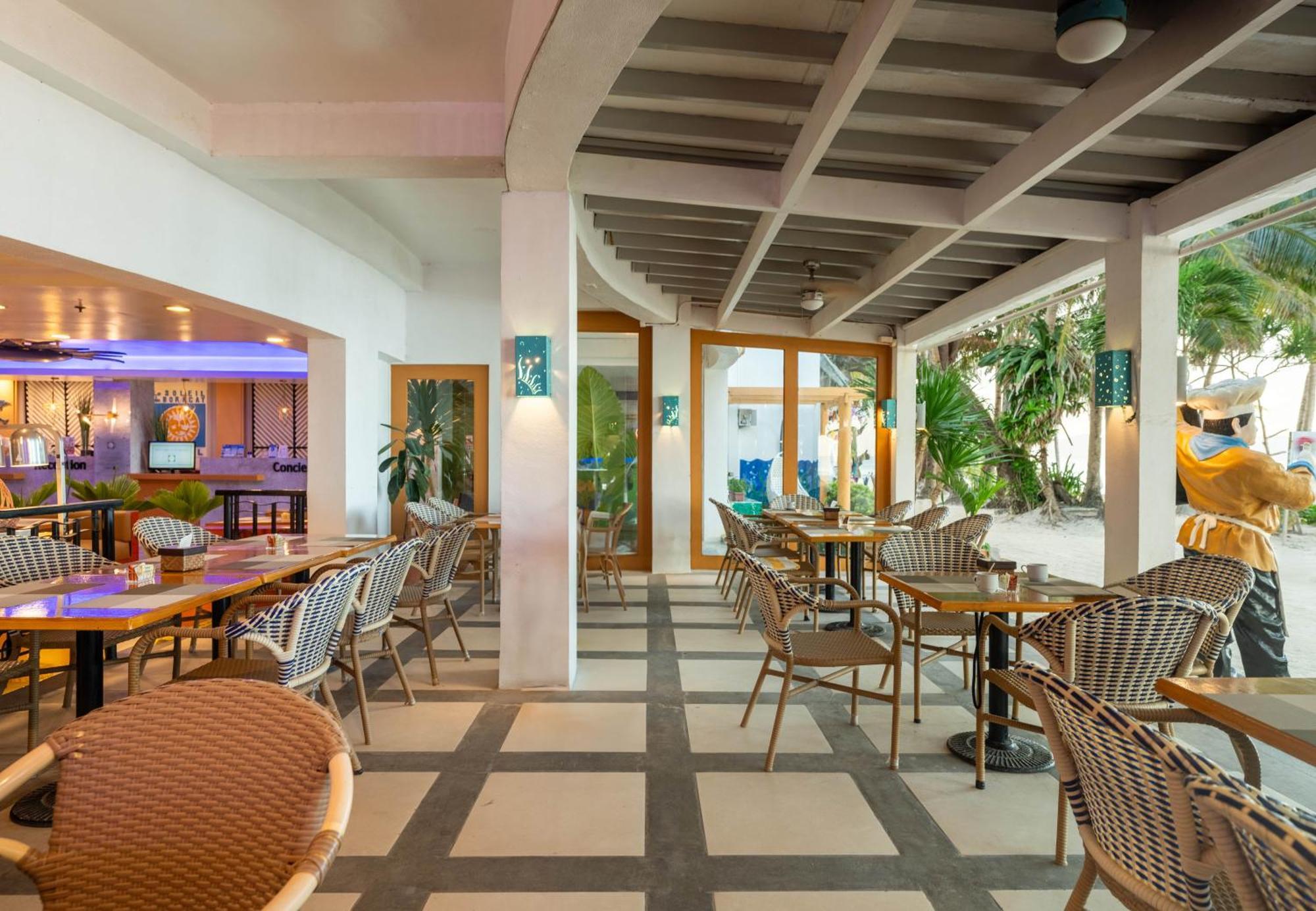 Le Soleil De Boracay Hotel Balabag  Экстерьер фото