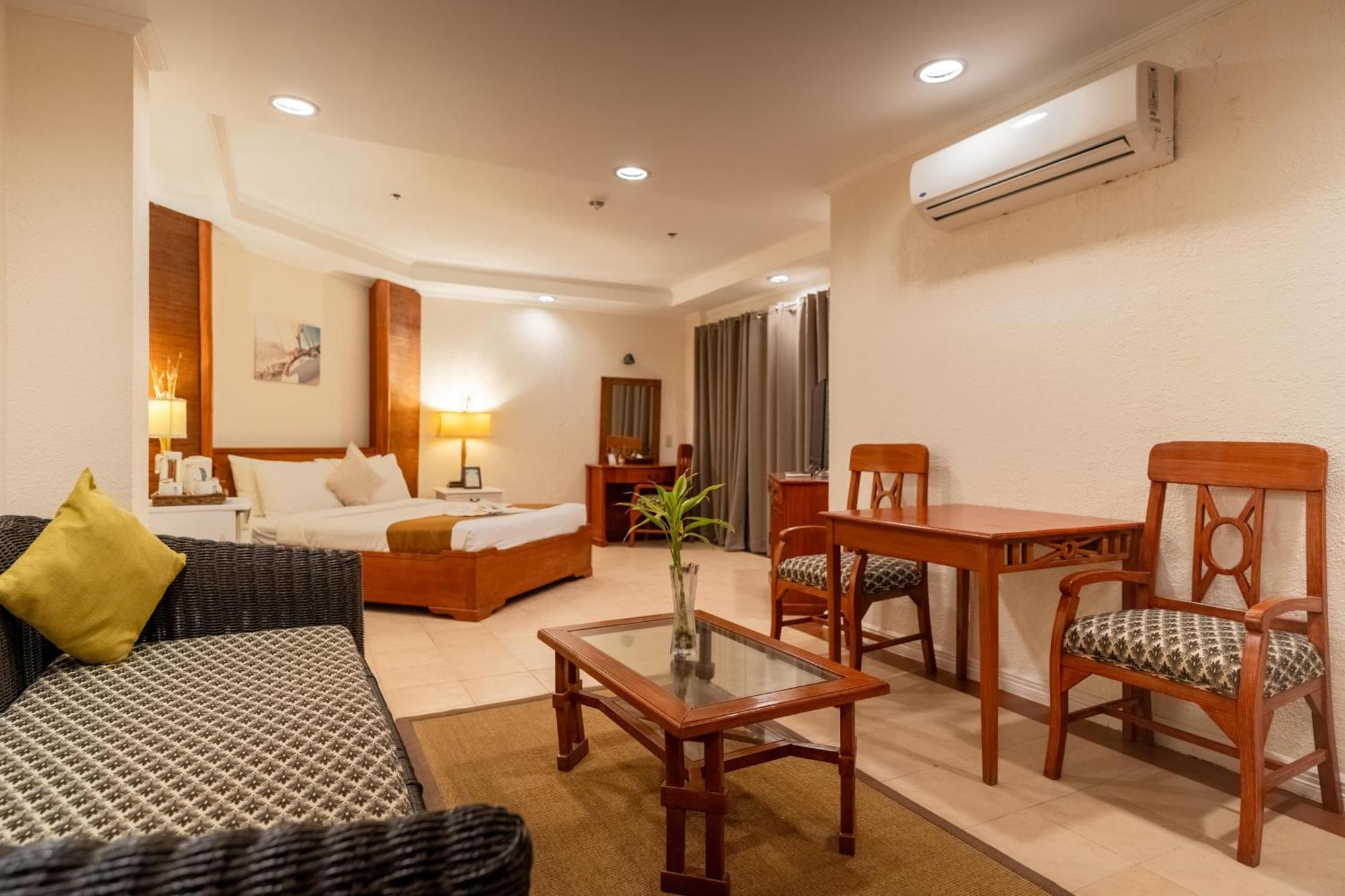 Le Soleil De Boracay Hotel Balabag  Экстерьер фото