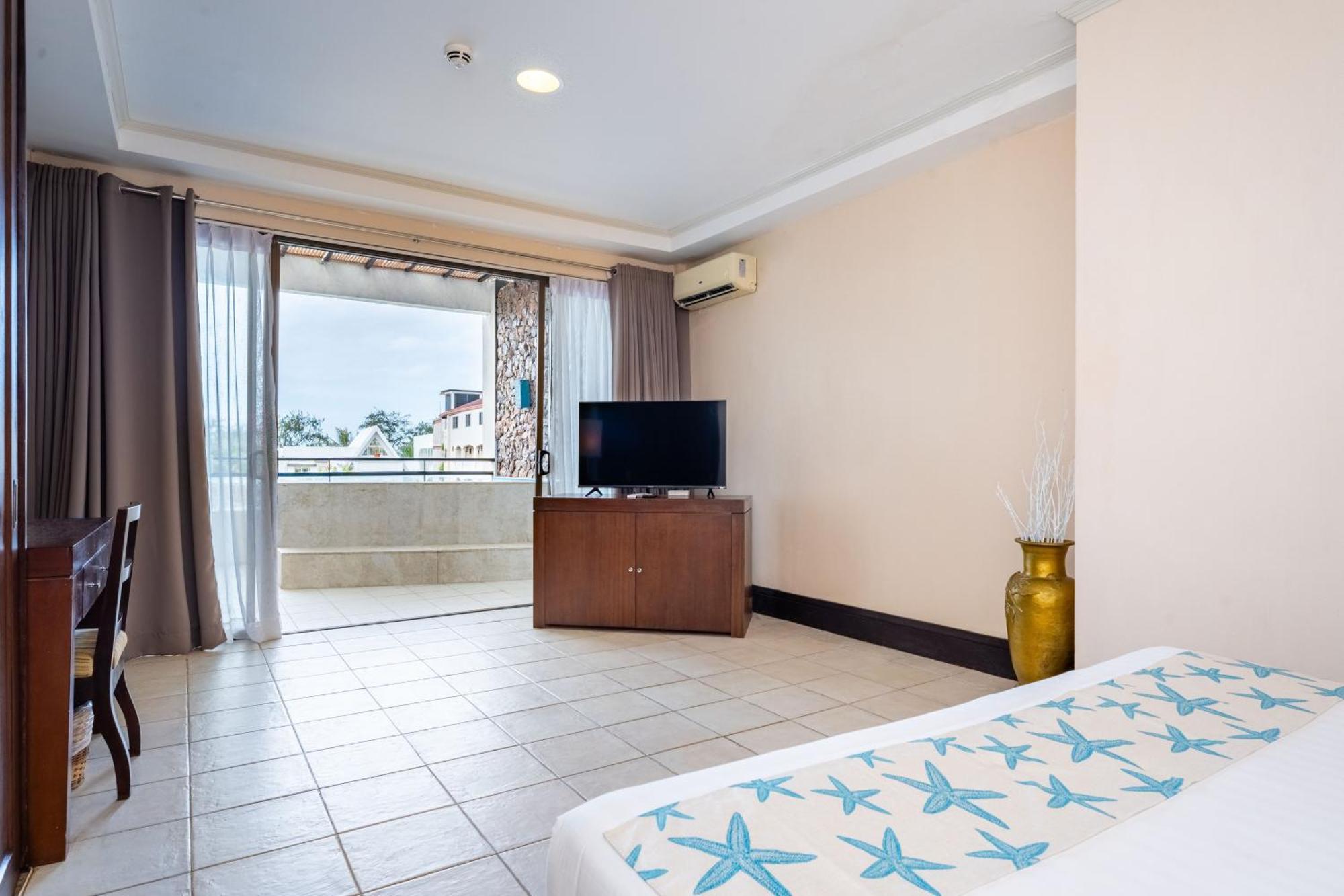 Le Soleil De Boracay Hotel Balabag  Экстерьер фото